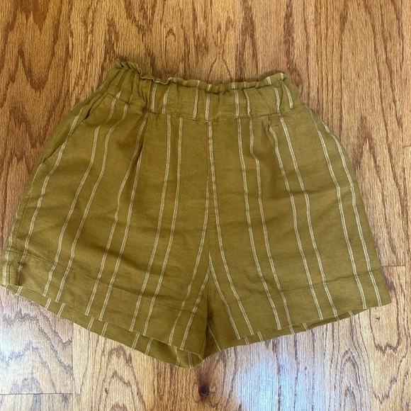 Urban Outfitters Paper Bag Shorts. Size XS. NWOT - Picture 2 of 8